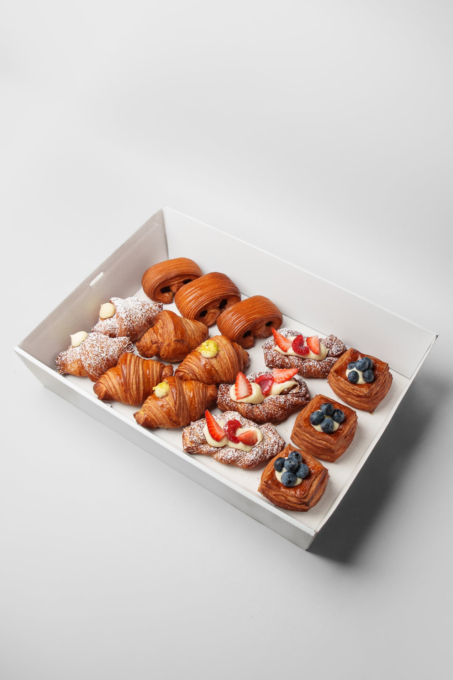 MINI PASTRIES BOX